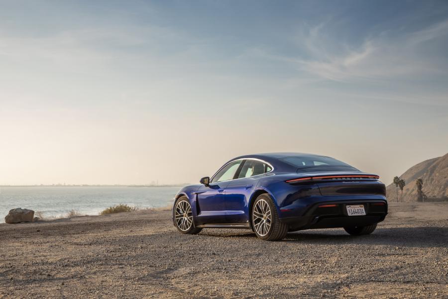  Porsche Taycan Turbo 2019 года  (NA) (фото 11 из 14)